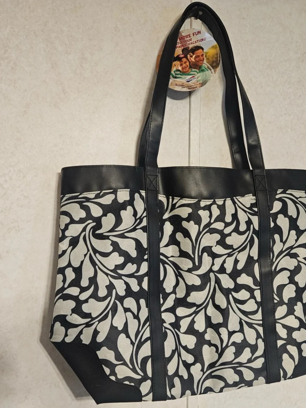 NWT~American Tourister Large Travel Tote Carry On~Black & Cream Floral 20x15